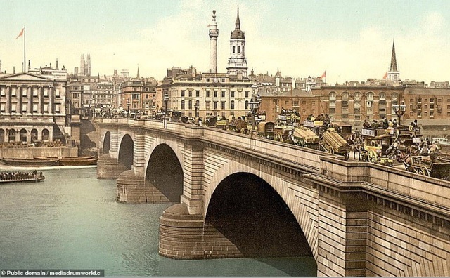 Chiêm ngưỡng vẻ đẹp thế giới cách đây 100 năm - 20
Cầu London, nằm ở London, Anh.