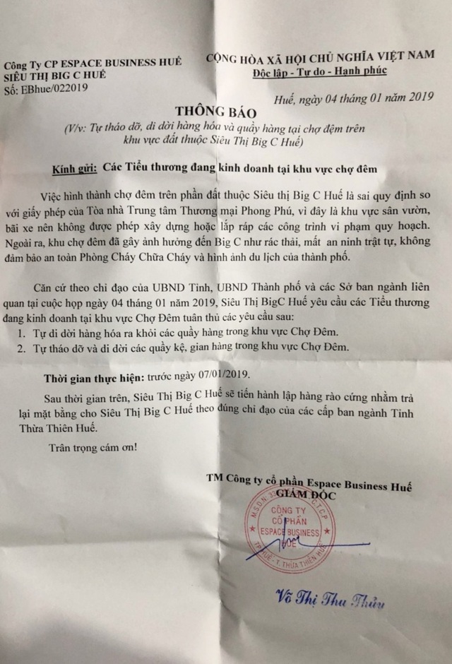 Ra "tối hậu thư" yêu cầu thực hiện nghiêm lệnh của Chủ tịch tỉnh Thừa Thiên Huế! - 2 Thông báo của Siêu thị Big C yêu cầu các tiểu thương tự tháo dỡ, di dời hàng hóa và quầy hàng tại Trung tâm mua sắm cạnh siêu thị Big C trước ngày 7/1