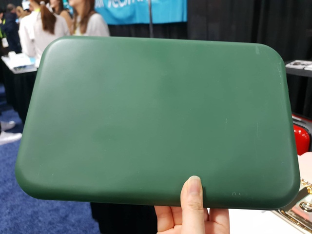 CES 2019: Độc đáo đế sạc không dây đa thiết bị đầu tiên trên thế giới - 3 CES 2019: Độc đáo đế sạc không dây đa thiết bị đầu tiên trên thế giới - 3