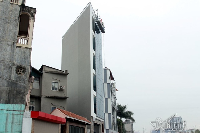 Nhan nhản nhà siêu kỳ dị đu bám trên đường nghìn tỷ ở thủ đô - Ảnh 11. Nhan nhản nhà siêu kỳ dị đu bám trên đường nghìn tỷ ở thủ đô - Ảnh 11.