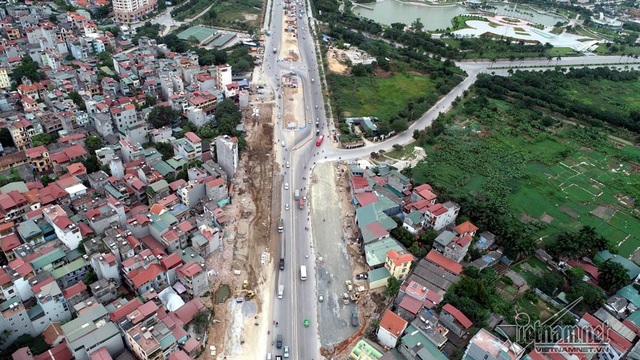 Nhan nhản nhà siêu kỳ dị đu bám trên đường nghìn tỷ ở thủ đô - Ảnh 16. Nhan nhản nhà siêu kỳ dị đu bám trên đường nghìn tỷ ở thủ đô - Ảnh 16.