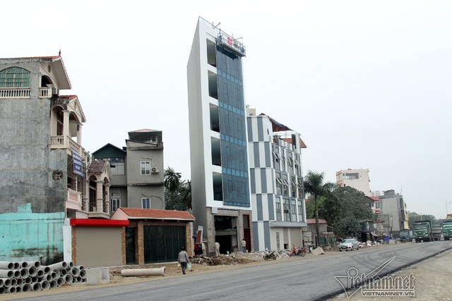 Nhan nhản nhà siêu kỳ dị đu bám trên đường nghìn tỷ ở thủ đô - Ảnh 10. Nhan nhản nhà siêu kỳ dị đu bám trên đường nghìn tỷ ở thủ đô - Ảnh 10.