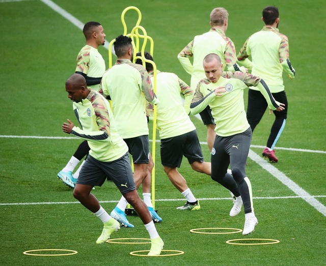 De Bruyne bất ngờ vắng mặt trên sân tập của Man City - 7 De Bruyne bất ngờ vắng mặt trên sân tập của Man City - 7