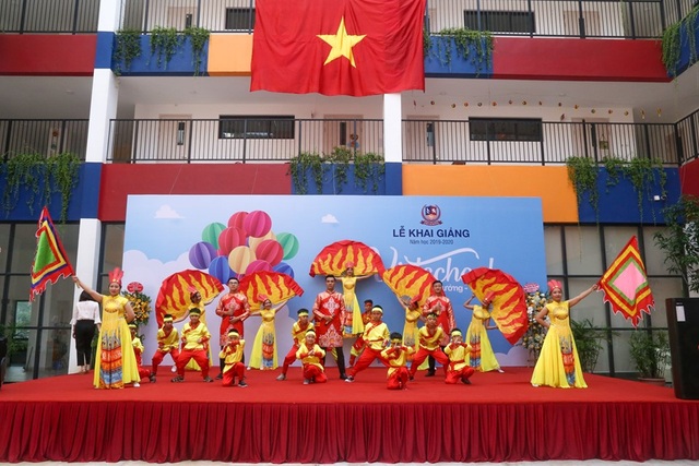 Tập đoàn Bách Việt mở lối riêng trong giáo dục - 1 Tập đoàn Bách Việt mở lối riêng trong giáo dục - 1