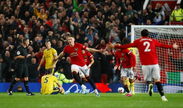 Những khoảnh khắc chia điểm thất vọng giữa Man Utd và Arsenal - 12 Những khoảnh khắc chia điểm thất vọng giữa Man Utd và Arsenal - 12