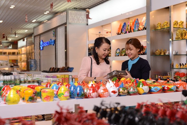 “Phải lòng” nơi mua sắm đặc sắc tại sân bay Tân Sơn Nhất - 2 “Phải lòng” nơi mua sắm đặc sắc tại sân bay Tân Sơn Nhất - 2