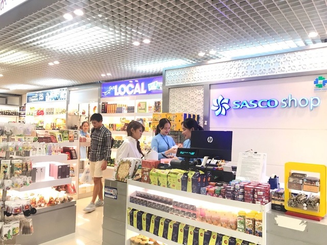 “Phải lòng” nơi mua sắm đặc sắc tại sân bay Tân Sơn Nhất - 3 “Phải lòng” nơi mua sắm đặc sắc tại sân bay Tân Sơn Nhất - 3