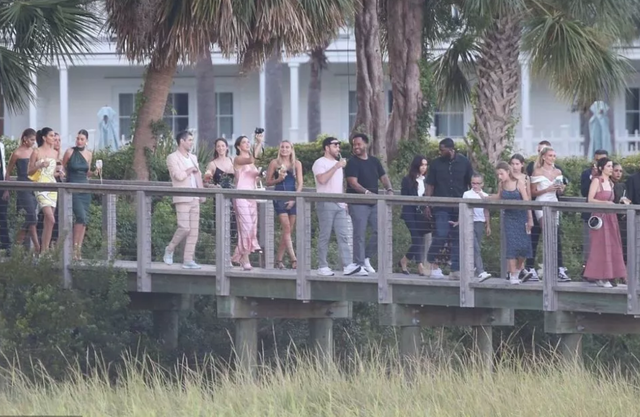 Justin Bieber và Hailey Baldwin đã chính thức trở thành vợ chồng! - 4 Justin Bieber và Hailey Baldwin đã chính thức trở thành vợ chồng! - 4