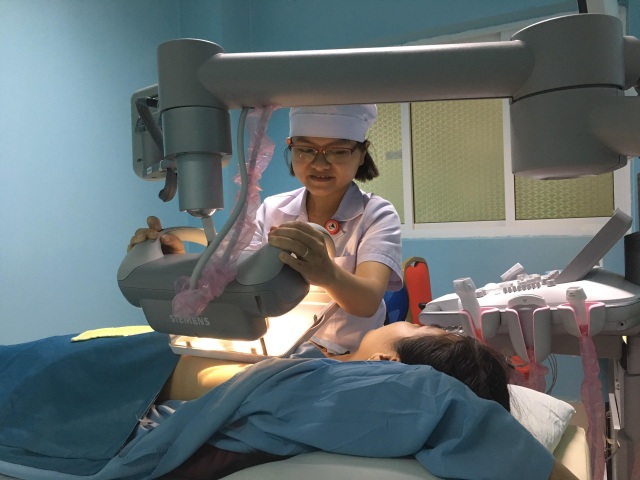 Tầm soát ung thư vú miễn phí cho hàng trăm chị em phụ nữ - 2 Tầm soát ung thư vú miễn phí cho hàng trăm chị em phụ nữ - 2