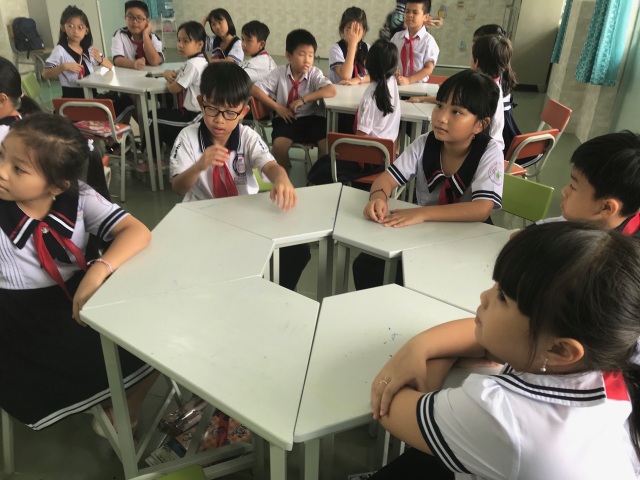 Trường tiên tiến: Chọn em này, đẩy em còn lại đi đâu? - 3 Trường tiên tiến: Chọn em này, đẩy em còn lại đi đâu? - 3