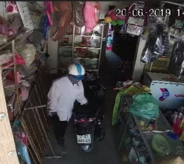 Vụ ném bom xăng: Đặt hàng từ nước ngoài thuê đánh ghen với giá 20 triệu đồng - 5 Vụ ném bom xăng: Đặt hàng từ nước ngoài thuê đánh ghen với giá 20 triệu đồng - 5