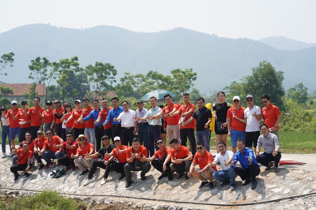 Dàn sao quyên góp xây cầu vượt lũ Quảng Bình - 3 Dàn sao quyên góp xây cầu vượt lũ Quảng Bình - 3
