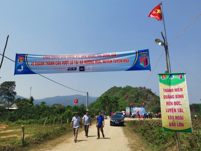 Dàn sao quyên góp xây cầu vượt lũ Quảng Bình - 4 Dàn sao quyên góp xây cầu vượt lũ Quảng Bình - 4