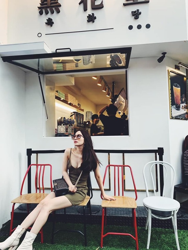 Quỳnh Nga: “Đừng “ngu dại” vì một người đàn ông có nhiều phụ nữ khác đang “ngu” cùng mình” - 6 Quỳnh Nga: “Đừng “ngu dại” vì một người đàn ông có nhiều phụ nữ khác đang “ngu” cùng mình” - 6