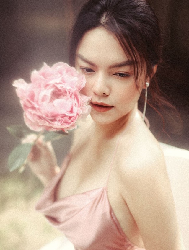 Hậu ly hôn, Phạm Quỳnh Anh ngày càng gợi cảm - 2 Hậu ly hôn, Phạm Quỳnh Anh ngày càng gợi cảm - 2