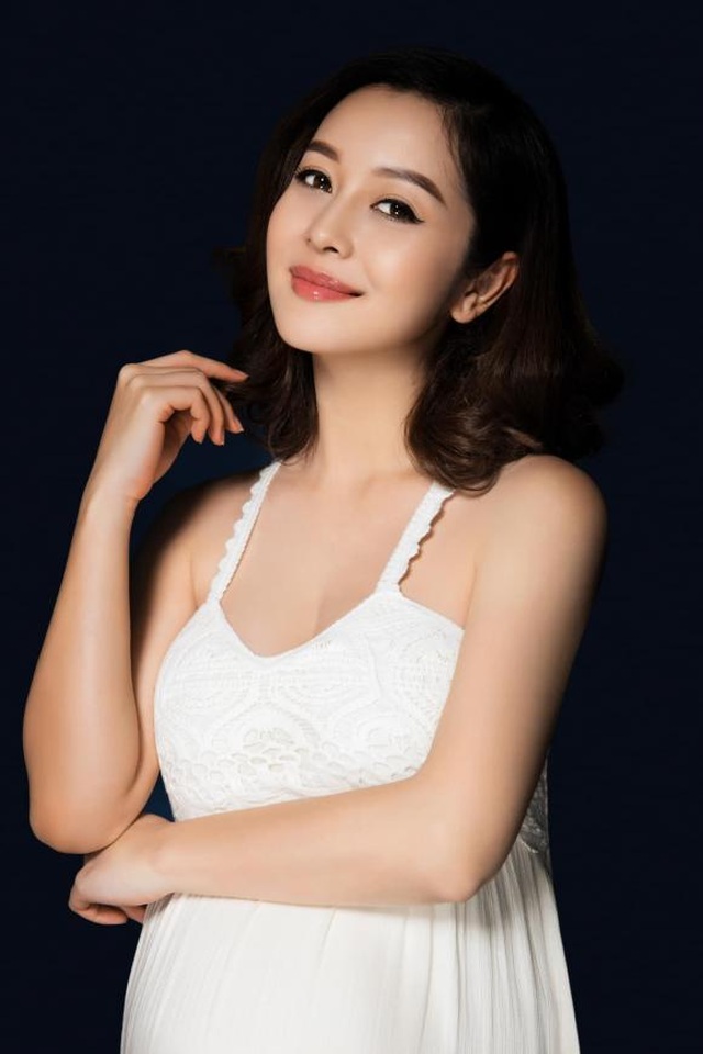 Mang thai lần 4, Hoa hậu Jennifer Phạm vẫn xinh đẹp rạng rỡ - 1 Mang thai lần 4, Hoa hậu Jennifer Phạm vẫn xinh đẹp rạng rỡ - 1