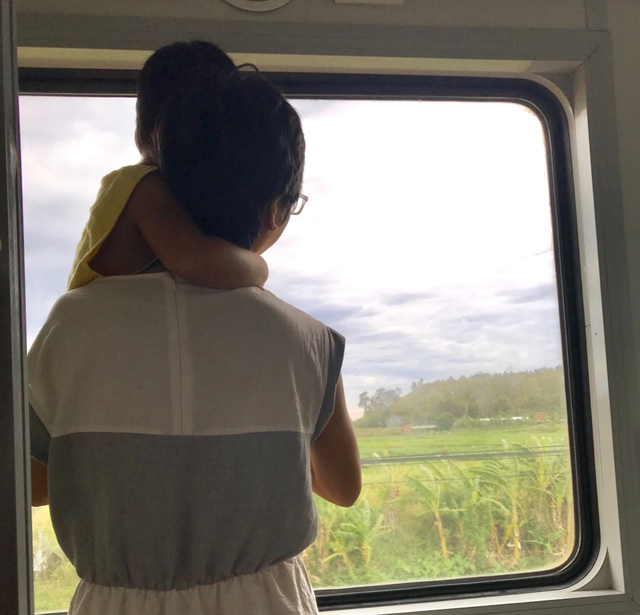 Ám ảnh bức tranh gia đình cùng đi... du lịch - 4 Ám ảnh bức tranh gia đình cùng đi... du lịch - 4