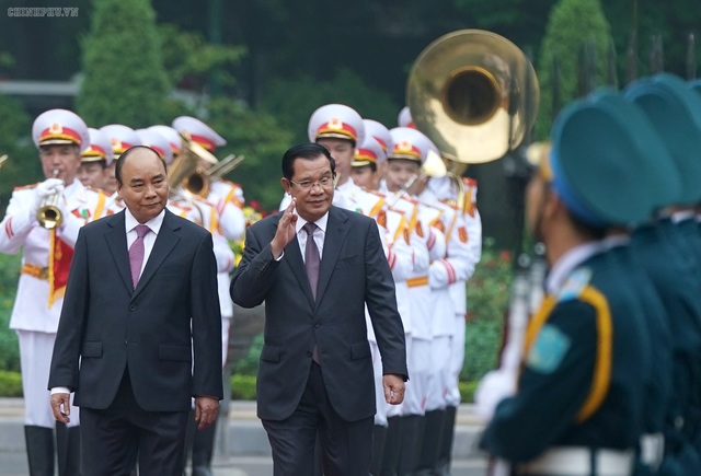 Thủ tướng Nguyễn Xuân Phúc đón, hội đàm với Thủ tướng Campuchia - Ảnh minh hoạ 3