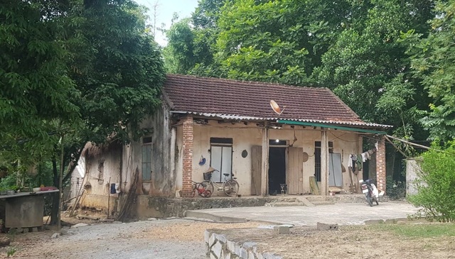 Bé gái có cặp mắt như quả bóng muốn nổ tung cầu cứu...! - 12 Bé gái có cặp mắt như quả bóng muốn nổ tung cầu cứu...! - 12