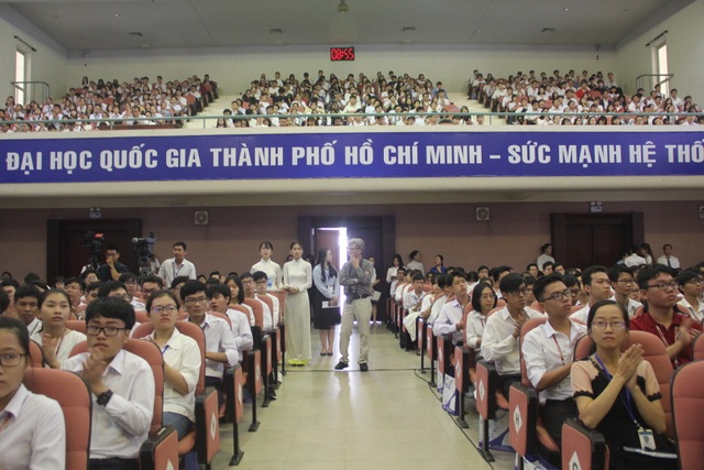 Phó Thủ tướng giải tỏa lo lắng của sinh viên “tự chủ cao kèm tiền học phí tăng” - 1 Phó Thủ tướng giải tỏa lo lắng của sinh viên “tự chủ cao kèm tiền học phí tăng” - 1
