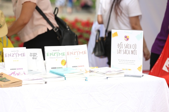 Hà Nội: Hơn 2.000 học sinh và giáo viên đi bộ vì môi trường - 2 Hà Nội: Hơn 2.000 học sinh và giáo viên đi bộ vì môi trường - 2