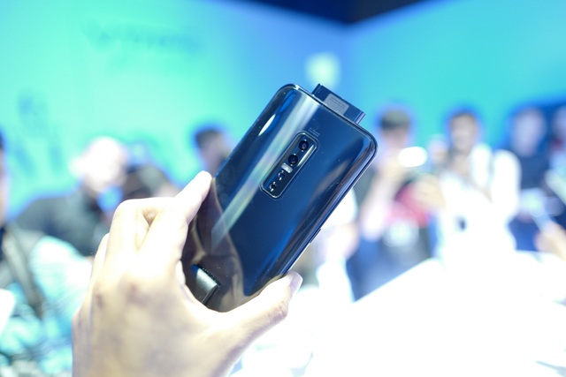 Smartphone Vivo V17 Pro ra mắt ấn tượng với 6 camera phân giải lớn - 4