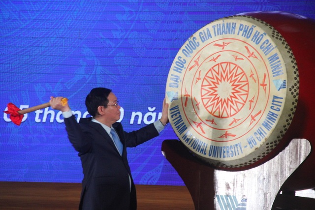 Phó Thủ tướng Vương Đình Huệ: Chinh phục đại học không phải để thấy mình cao mà là để nhìn xa, rộng hơn - 3 Phó Thủ tướng Vương Đình Huệ: Chinh phục đại học không phải để thấy mình cao mà là để nhìn xa, rộng hơn - 3