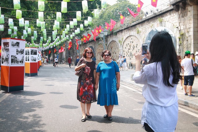 Phố Phùng Hưng tái hiện “Ký ức Hà Nội” trong những năm tháng lịch sử - 5 Phố Phùng Hưng tái hiện “Ký ức Hà Nội” trong những năm tháng lịch sử - 5