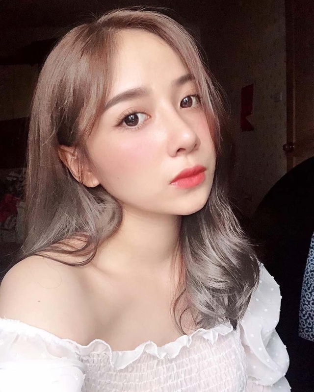 Nữ sinh báo chí “gieo thương nhớ” với góc nghiêng xinh đẹp - 8 Nữ sinh báo chí “gieo thương nhớ” với góc nghiêng xinh đẹp - 8