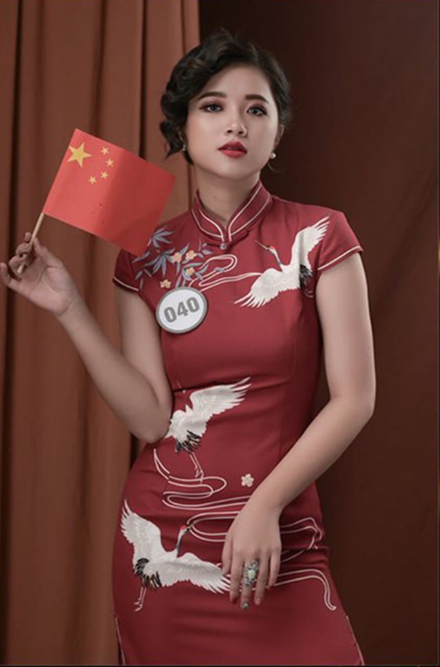 Top 10 Hoa khôi ĐH Hà Nội khoe sắc với trang phục khắp 5 châu - 2 Top 10 Hoa khôi ĐH Hà Nội khoe sắc với trang phục khắp 5 châu - 2