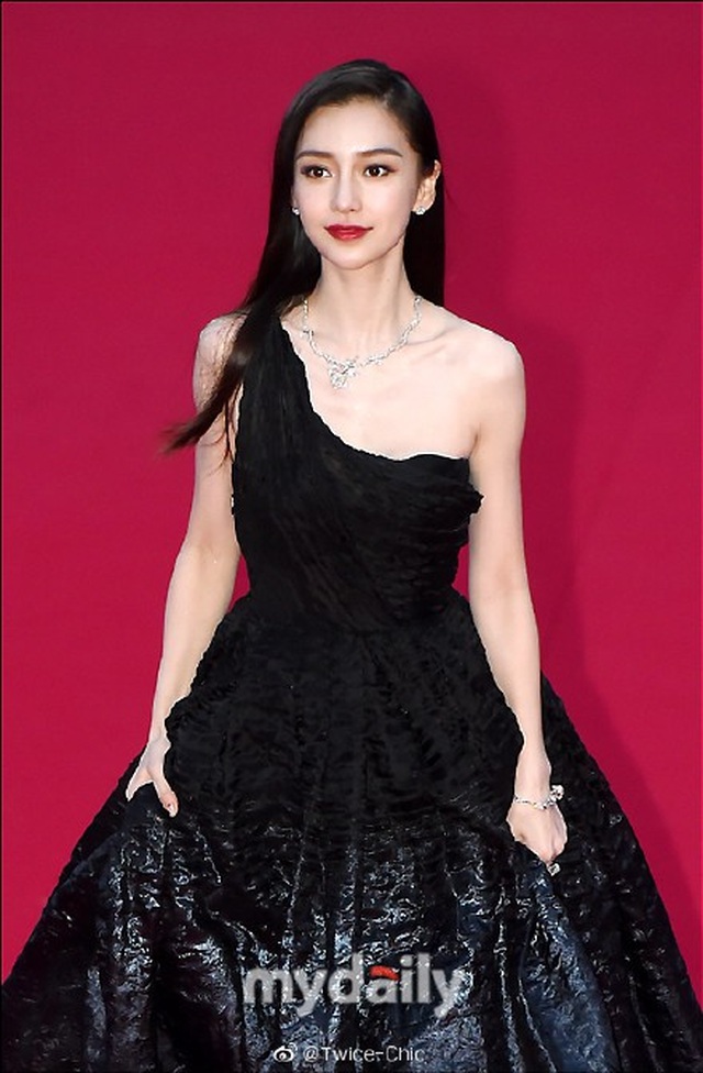 Angelababy đẹp xuất sắc trên thảm đỏ LHP Busan - 8 Angelababy đẹp xuất sắc trên thảm đỏ LHP Busan - 8