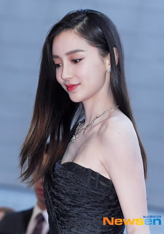 Angelababy đẹp xuất sắc trên thảm đỏ LHP Busan - 6 Angelababy đẹp xuất sắc trên thảm đỏ LHP Busan - 6