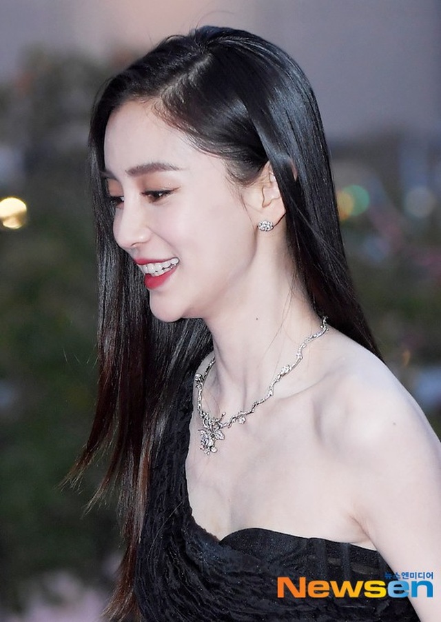 Angelababy đẹp xuất sắc trên thảm đỏ LHP Busan - 11 Angelababy đẹp xuất sắc trên thảm đỏ LHP Busan - 11