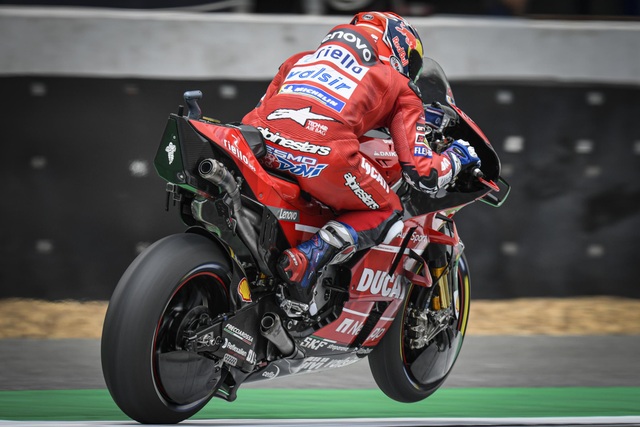 Chặng 15 MotoGP 2019: Marquez thắng ấn tượng trước Quartararo để vô địch thế giới - 11