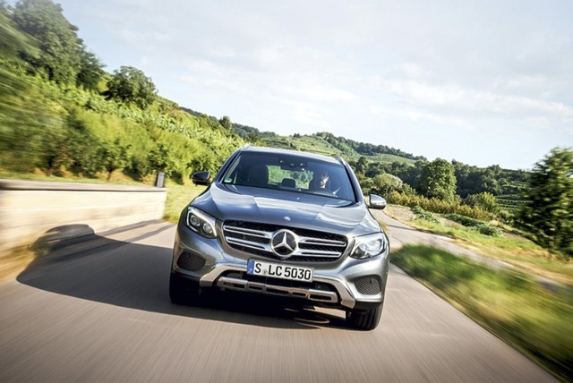 Mercedes-Benz triệu hồi GLC và CLA - 1