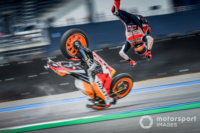 Chặng 15 MotoGP 2019: Marquez thắng ấn tượng trước Quartararo để vô địch thế giới - 1