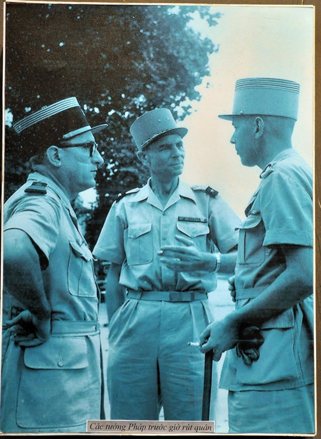 Hình ảnh thời khắc cuối cùng của quân đội Pháp ở Hà Nội năm 1954 - 7 Hình ảnh thời khắc cuối cùng của quân đội Pháp ở Hà Nội năm 1954 - 7