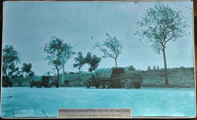 Hình ảnh thời khắc cuối cùng của quân đội Pháp ở Hà Nội năm 1954 - 11 Hình ảnh thời khắc cuối cùng của quân đội Pháp ở Hà Nội năm 1954 - 11