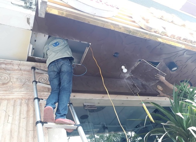 Hướng dẫn cách sửa nhanh những lỗi thường gặp ở cửa cuốn - 3 Hướng dẫn cách sửa nhanh những lỗi thường gặp ở cửa cuốn - 3