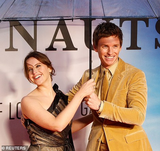 Cô gái Đan Mạch Eddie Redmayne thân thiết bên đồng nghiệp xinh đẹp - 2 Cô gái Đan Mạch Eddie Redmayne thân thiết bên đồng nghiệp xinh đẹp - 2
