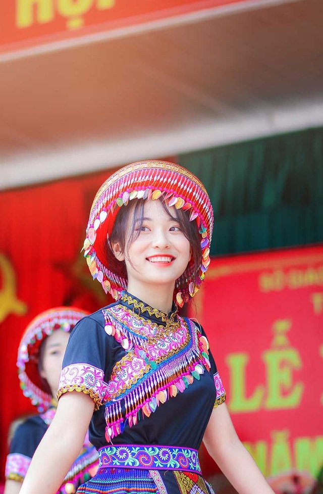 Những hot girl bất ngờ nổi tiếng, gây chú ý trong tháng 9 - 2 Những hot girl bất ngờ nổi tiếng, gây chú ý trong tháng 9 - 2