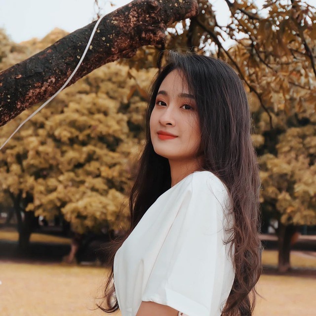 Những hot girl bất ngờ nổi tiếng, gây chú ý trong tháng 9 - 4 Những hot girl bất ngờ nổi tiếng, gây chú ý trong tháng 9 - 4