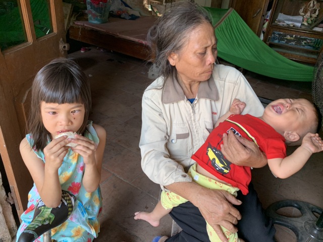 Cuộc hội ngộ đầy nước mắt yêu thương và nhân ái của những mảnh đời bất hạnh - 3 Cuộc hội ngộ đầy nước mắt yêu thương và nhân ái của những mảnh đời bất hạnh - 3