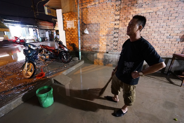 Nín thở “vượt cạn” cùng xe cứu hỏa qua con đường Nữ dân công đau khổ! - 9 Nín thở “vượt cạn” cùng xe cứu hỏa qua con đường Nữ dân công đau khổ! - 9