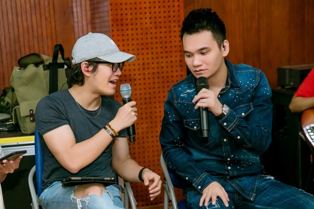 Hồ Hoài Anh xuất hiện mệt mỏi sau ồn ào ly hôn Lưu Hương Giang - 6 Hồ Hoài Anh xuất hiện mệt mỏi sau ồn ào ly hôn Lưu Hương Giang - 6