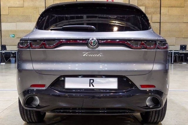 Lộ diện tân binh Alfa Romeo Tonale - Nhân tố mới trên thị trường SUV cỡ nhỏ - 4 Lộ diện tân binh Alfa Romeo Tonale - Nhân tố mới trên thị trường SUV cỡ nhỏ - 4