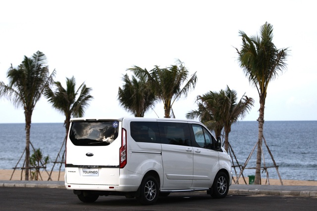 Ford Tourneo - Đi trước đối thủ - 7 Ford Tourneo - Đi trước đối thủ - 7