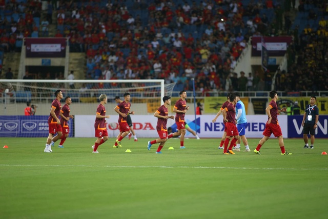 Việt Nam 1-0 Malaysia: Quang Hải ghi bàn đẳng cấp - 23