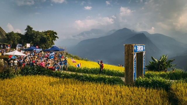 Giải marathon vượt núi lớn nhất Việt Nam Vietnam Mountain Marathon lần đầu trao giải cho nhóm chạy - 3 Giải marathon vượt núi lớn nhất Việt Nam Vietnam Mountain Marathon lần đầu trao giải cho nhóm chạy - 3