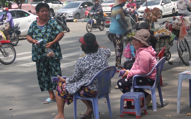 Thành viên đội U22 UAE ngạc nhiên với tình trạng phe vé - 5 Thành viên đội U22 UAE ngạc nhiên với tình trạng phe vé - 5